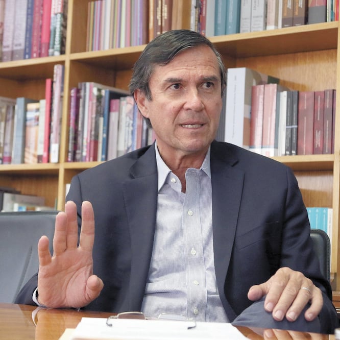 El secretario ejecutivo del INE, Edmundo Jacobo Molina, aseguró que el documento del órgano de control en el que se indican varias anomalías dentro del instituto es preliminar y que las observaciones están aclarándose. CARLOS MEJÍA. EL UNIVERSAL 