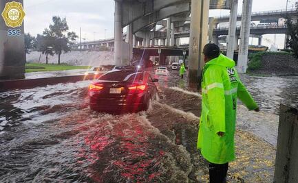 Lluvias pegan al oriente de la Ciudad de México; policías apoyan en zonas afectadas