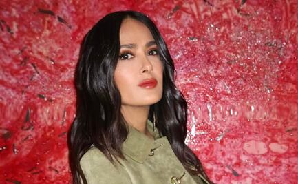 Salma Hayek deslumbra con su combinación de bikini y pareo