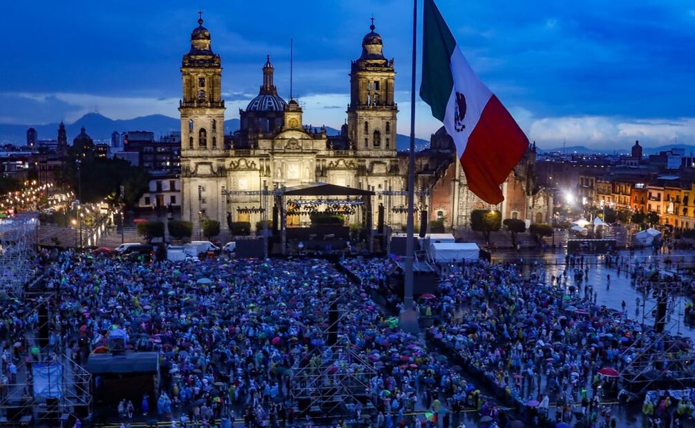 El escenario del Zócalo este 15 de septiembre de 2023. Foto: Hugo Salvador/ EL UNIVERSAL.