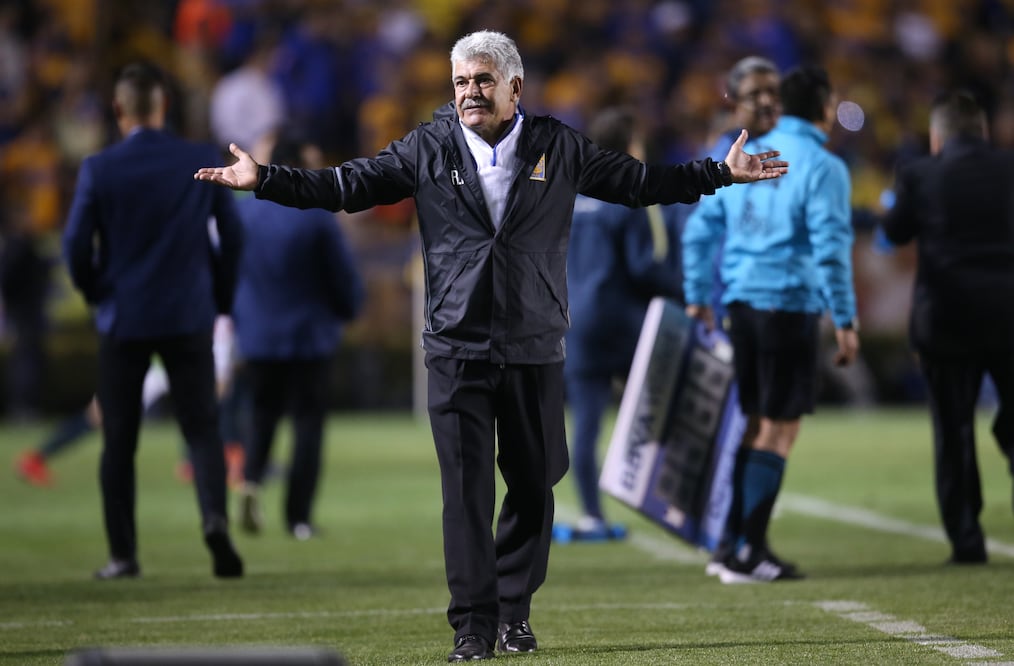Imago7. "Tuca" estratega de Tigres durante un juego de la Liga MX 