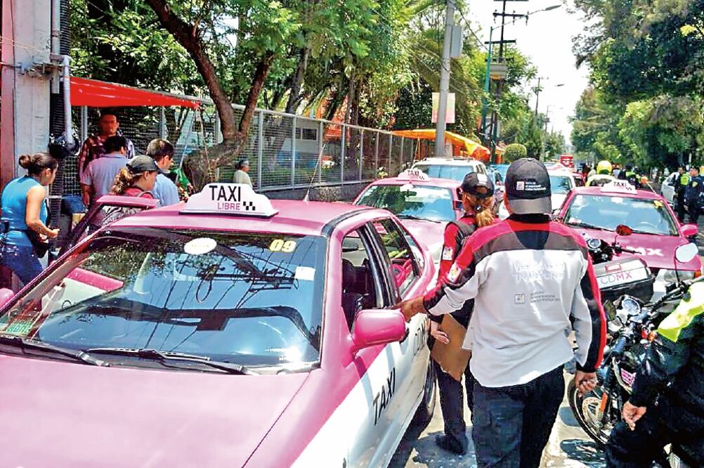 Las unidades fueron sancionadas por no contar con matrícula de servicio público ni permisos (ARCHIVO. EL UNIVERSAL)