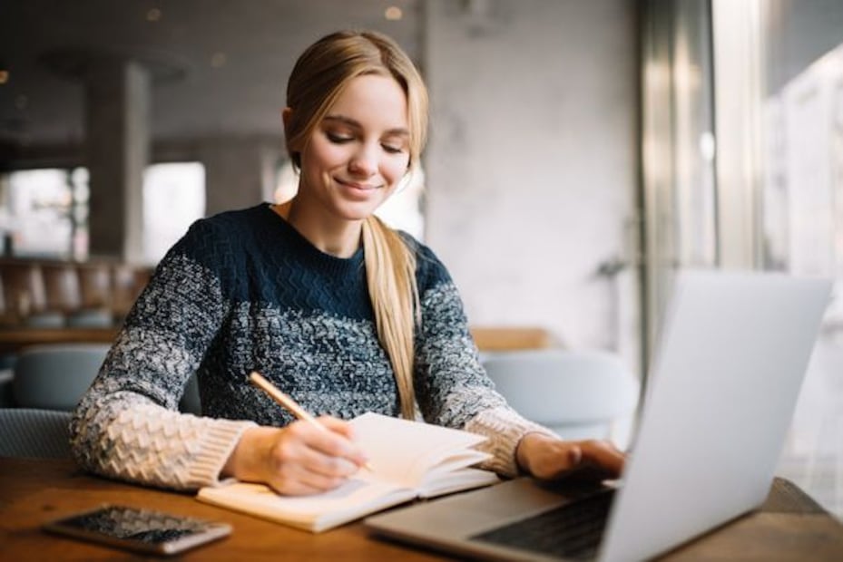 Las claves de Harvard para aprobar parciales y finales. Fuente: Freepik.
