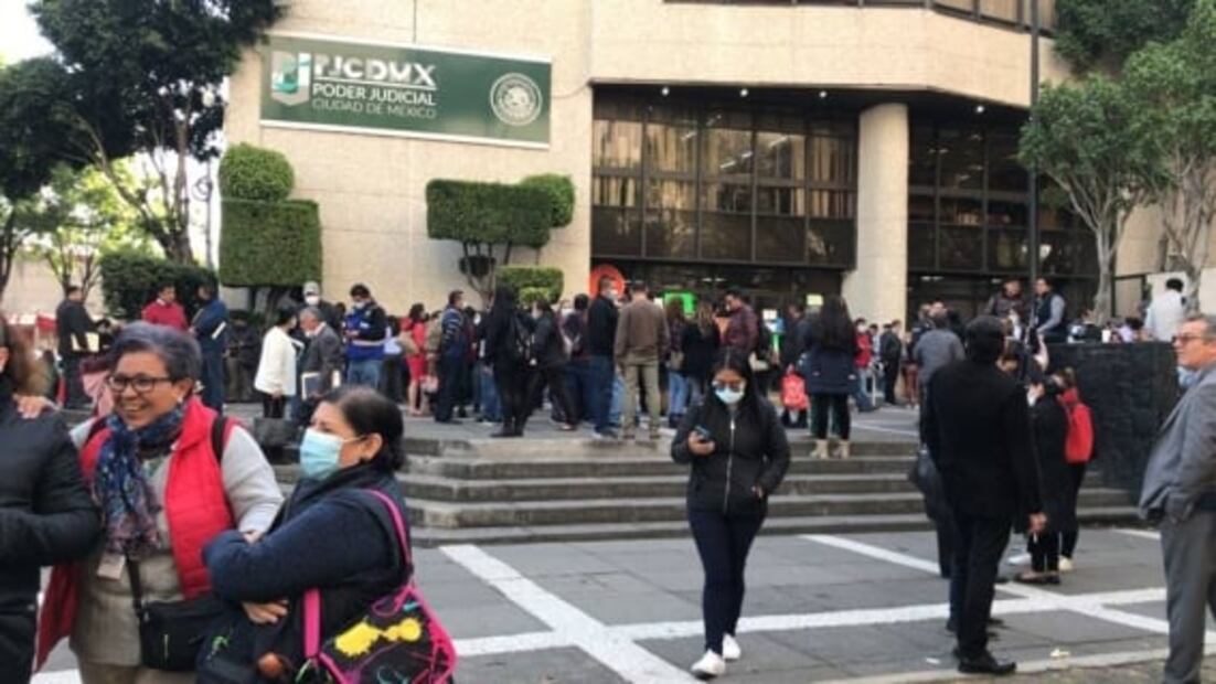 Paralizan burócratas Tribunal de Justicia de la CDMX por falta de pago de aguinaldo