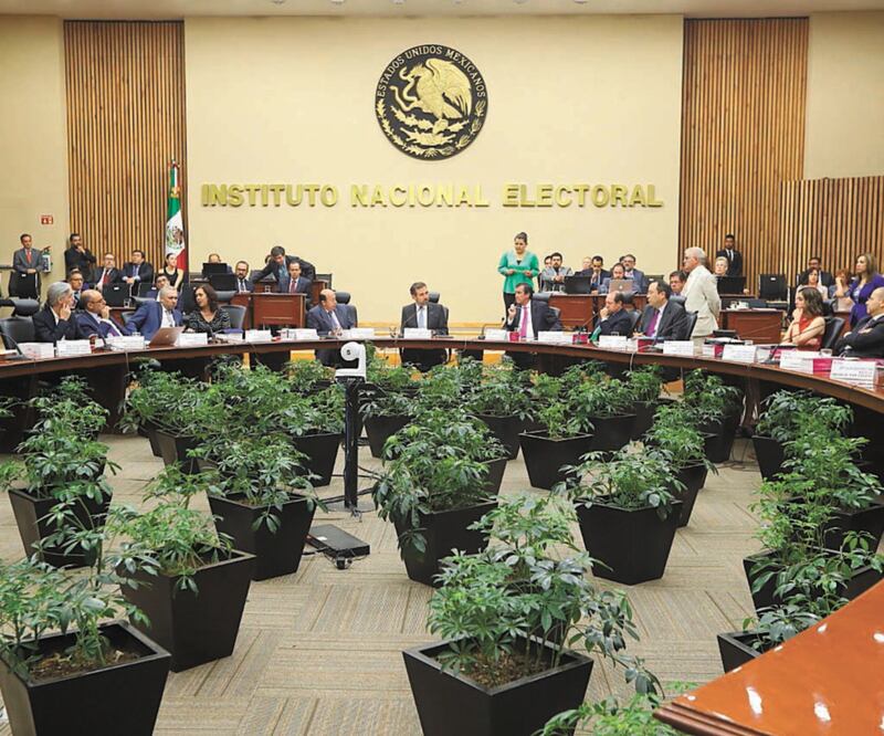 Los consejeros del INE dijeron que intentar condonar las multas a partidos es un golpe a la democracia y al sistema electoral. Foto: ARCHIVO EL UNIVERSAL