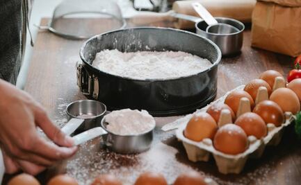 Esto es lo que pasa si te comes la mezcla cruda de los hot cakes y pasteles