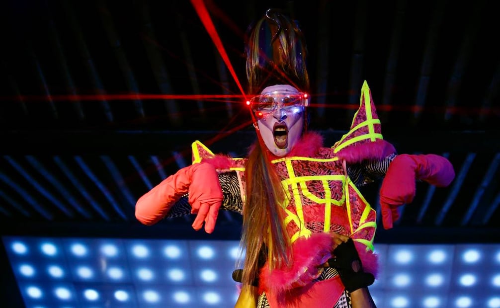 La práctica drag queen más popular exagera los roles femeninos; sin embargo, es muy versátil, por lo que juega con varias identidades como hombre, mujer, sin género, o bien, criaturas abstractas o tenebrosas. Archivo EL UNIVERSAL.