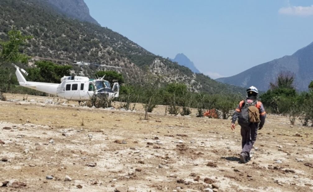 Consumen unas 70 hectáreas dos incendios en Nuevo León