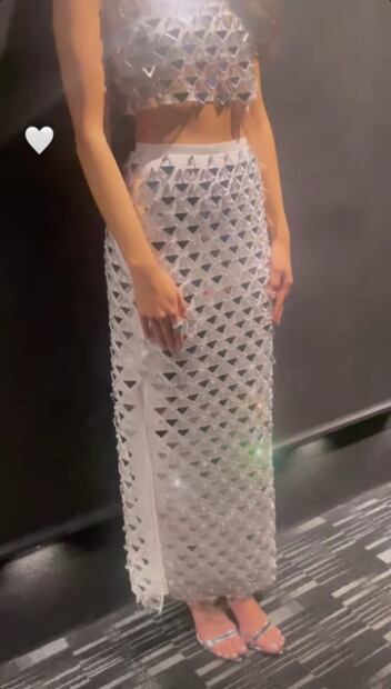 Eiza González enamora con vestido de espejos hecho para ella