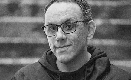 Alberto Chimal, entre lo sobrenatural y la guerra sucia que habita "La visitante"