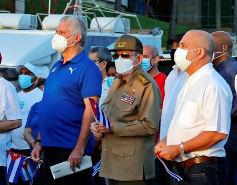 “A la calle los revolucionarios”: Cuba convoca a simpatizantes para sacar músculo por protestas