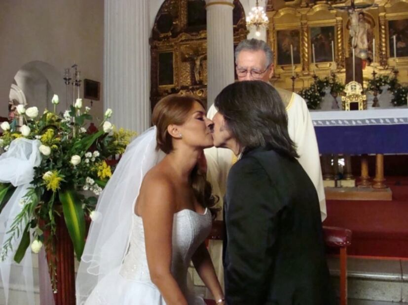 Amanda Miguel reacciona al beso de Diego Verdaguer y Galilea Montijo