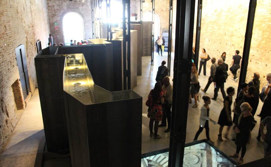 "Possessing Nature" esta pieza enfatiza dos momentos de la modernidad: la materialidad y el dinamismo, así como la arrogancia y el límite del sueño. FOTO: Twitter (@biennalemx)