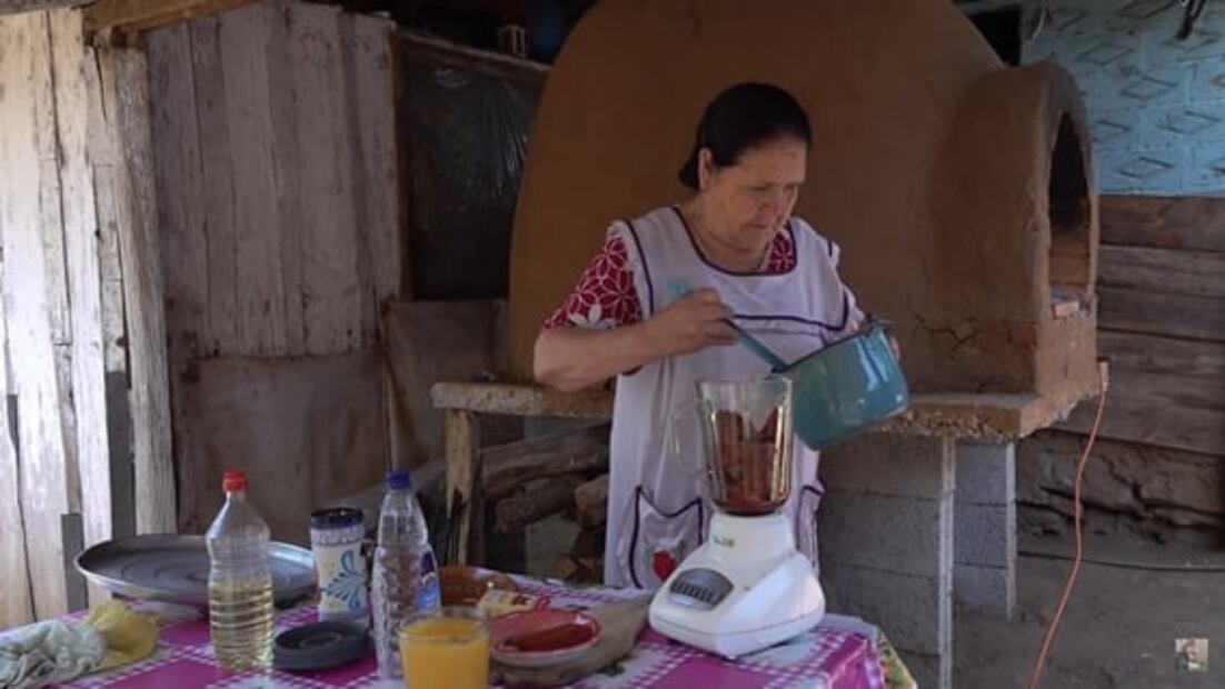 Aprende a cocinar en un tambo con Doña Ángela