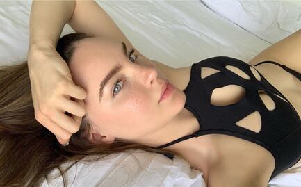 Belinda impacta en bata de baño y… ¡diamantes!