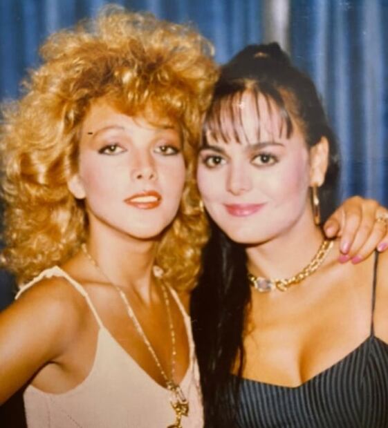 Olivia Collins y Maribel Guardia sorprenden con foto de su juventud