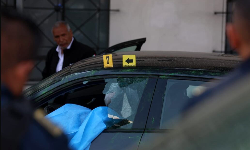 Ximena Guzmán y José Muñoz, integrantes del equipo de la jefa de Gobierno, Clara Brugada, fueron asesinados a tiros sobre la Calzada de Tlalpan, en la Ciudad de México, el martes 20 de mayo de 2025. Foto: Francisco Rodríguez/EL UNIVERSAL