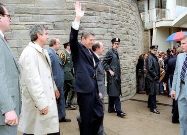 También el presidente Ronald Reagan sobrevivió a las balas