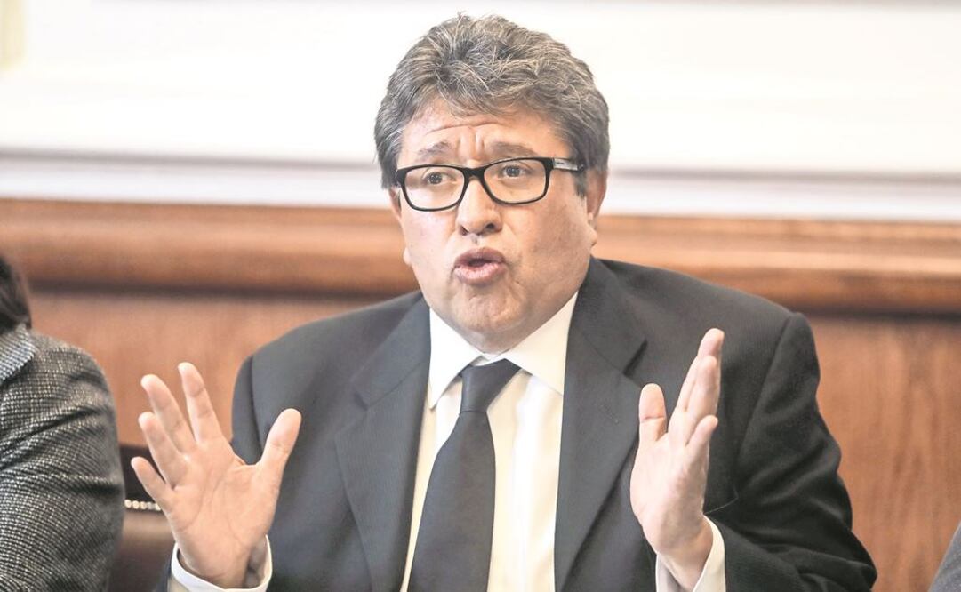 Detuvieron 35 patrullas a asistente de Monreal en Ecatepec