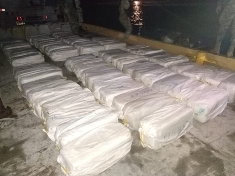 DEA reconoce a la Semar por decomiso de 3 toneladas de cocaína