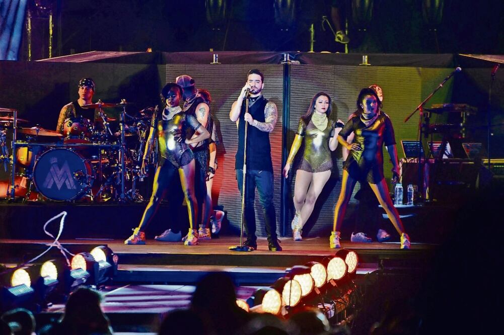 El cantante complació con temas como “Borro cassete” y “El perdedor”. (TONY RIVERA. EL UNIVERSAL)