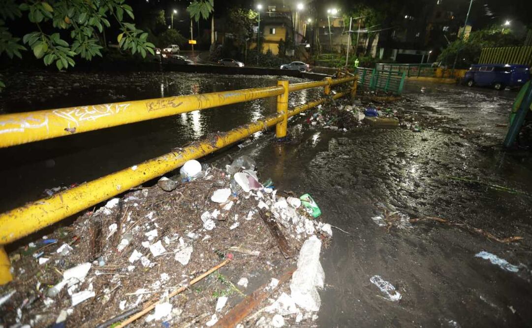 Alcaldía ÁO atiende afectaciones por desbordamiento del Río Becerra (29/06/2025). Foto: Francisco Rodríguez / EL UNIVERSAL