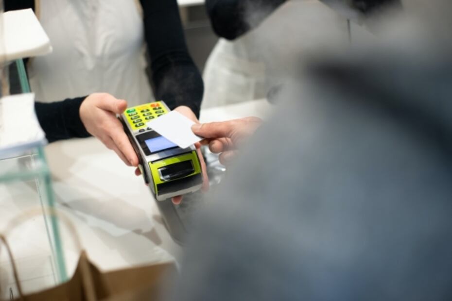 ¿Es obligatorio dejar propina en un restaurante? Esto dice la Profeco
