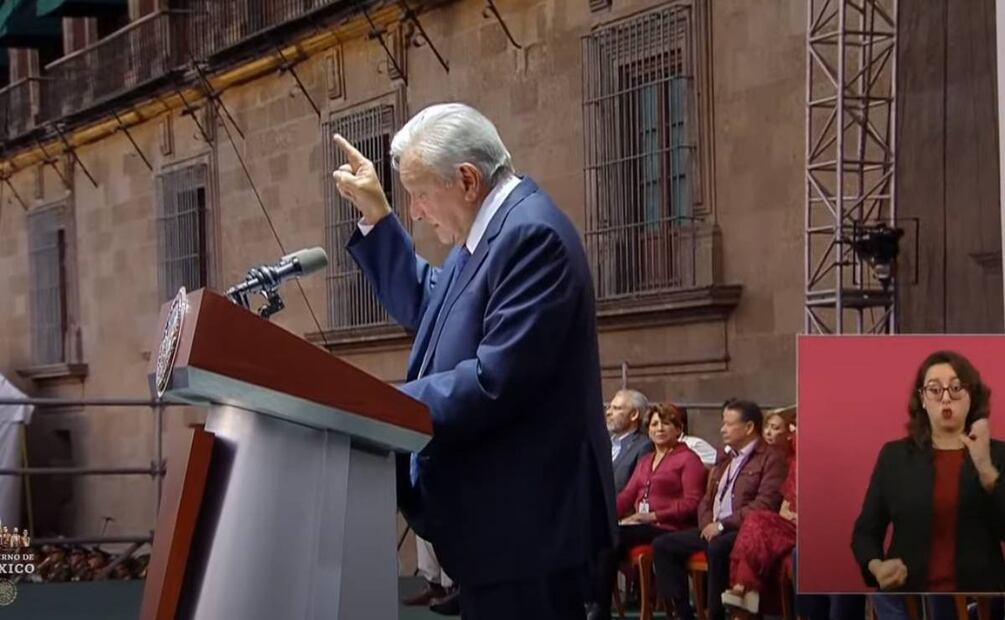 Presidente López Obrador durante su discurso en el Zócalo Foto: Especial