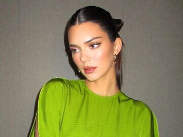 Kendall Jenner luce impresionante vestido cut out de los 90