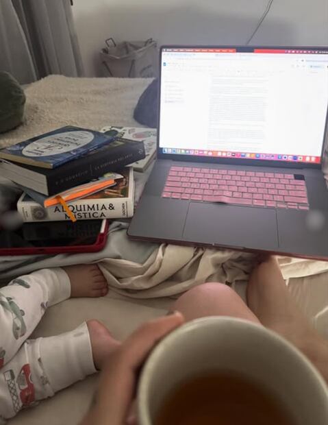 Cazzu comparte momentos con su hija Inti.