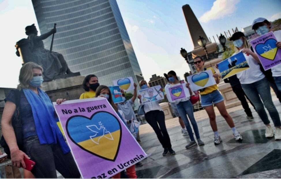 Muestran solidaridad con Ucrania en calles de todo el mundo