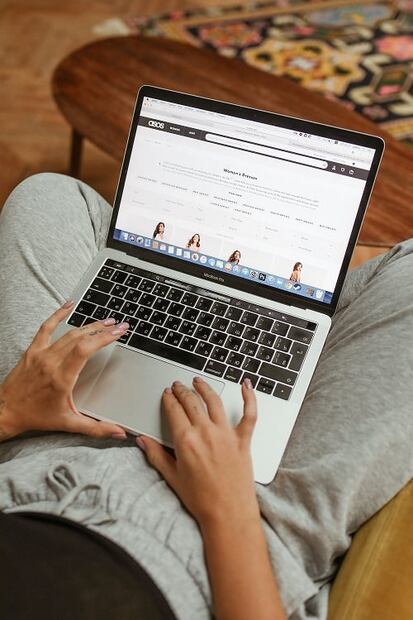 7 prendas que no te arrepentirás de comprar en las rebajas de enero