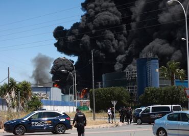 Ocurre fuerte explosión en planta química cerca de Sevilla, España; no hay reporte de heridos