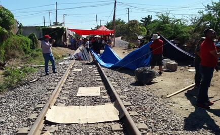 Libera la CNTE vías del tren en 3 puntos de Michoacán; 3 más permanecen bloqueadas