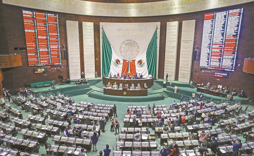  Los legisladores pretenden aprobar hoy la reforma para aplicar una mayor regulación al outsourcing, iniciativa en la cual plantean que la subcontratación deberá formalizarse por escrito. Foto: Archivo/ El Universal.  