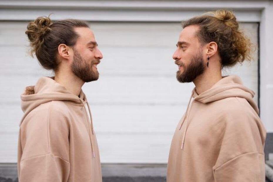 La fascinación por los doppelgängers demuestra un deseo humano de encontrar semejanza en otros. Fuente: Freepik.