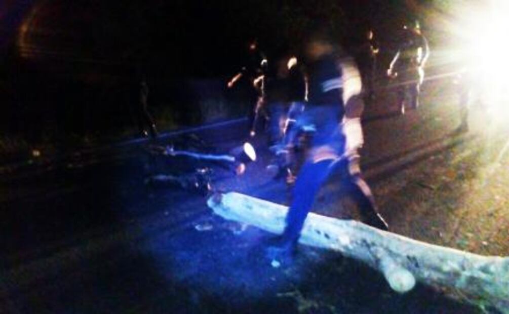 Grupo armado bloquea carreteras en Tierra Caliente, Michoacán