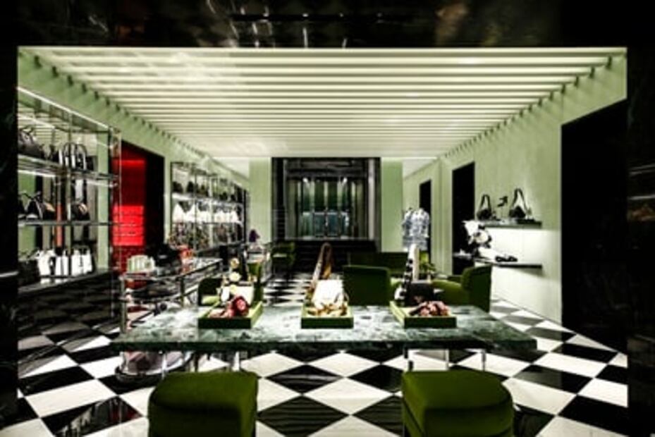 La tienda más lujosa de Prada reabre sus puertas