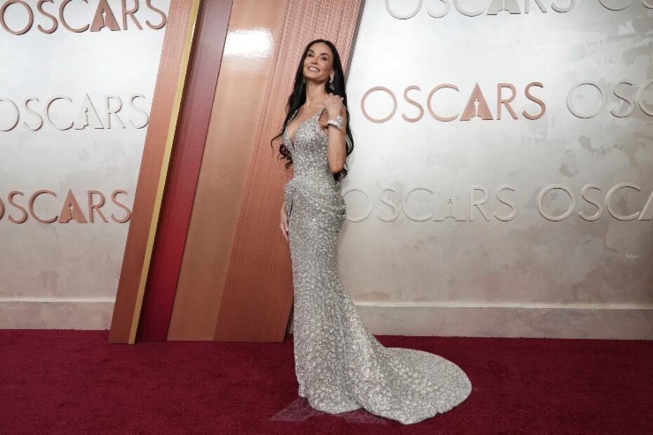 Demi Moore luciendo un Armani Privé.   Foto: AP