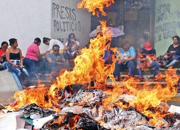 Who controls education in Mexico?