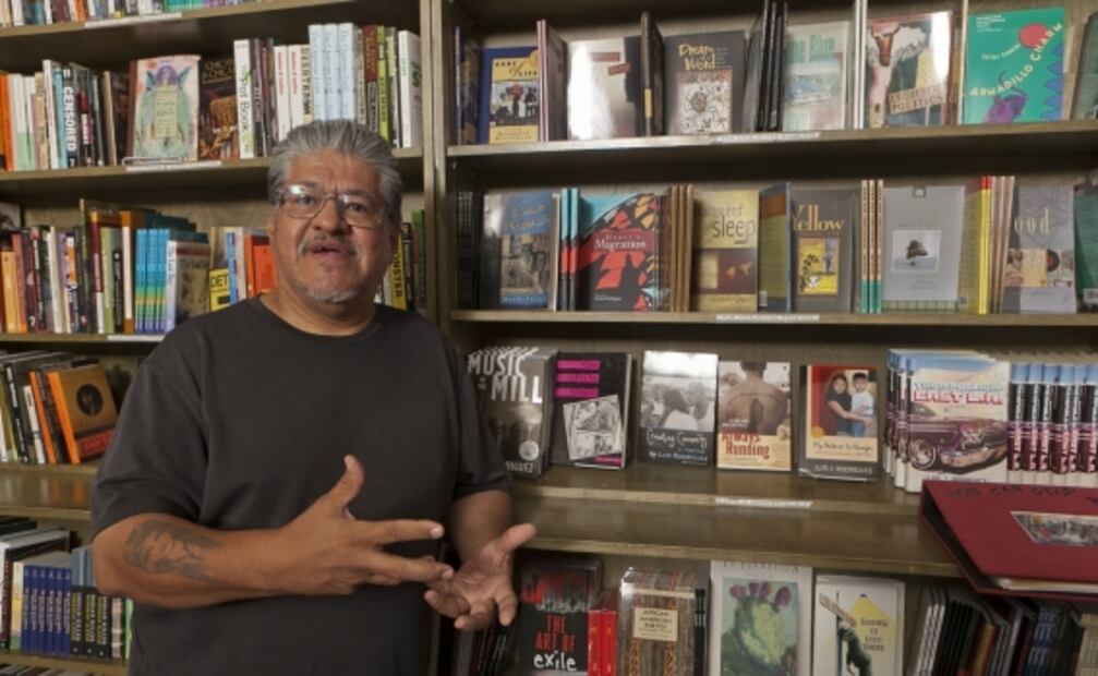 Campaña contra "American Dirt" favorece venta de libros de autores hispanos