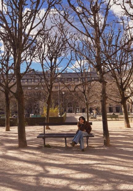 Los jeans pata de elefante que Ángela Aguilar lució en París