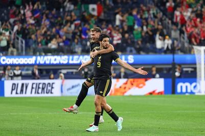 Luis Flores, mundialista en 1986, exige ayuda para Raúl Jiménez y Santiago Giménez en la Selección Mexicana