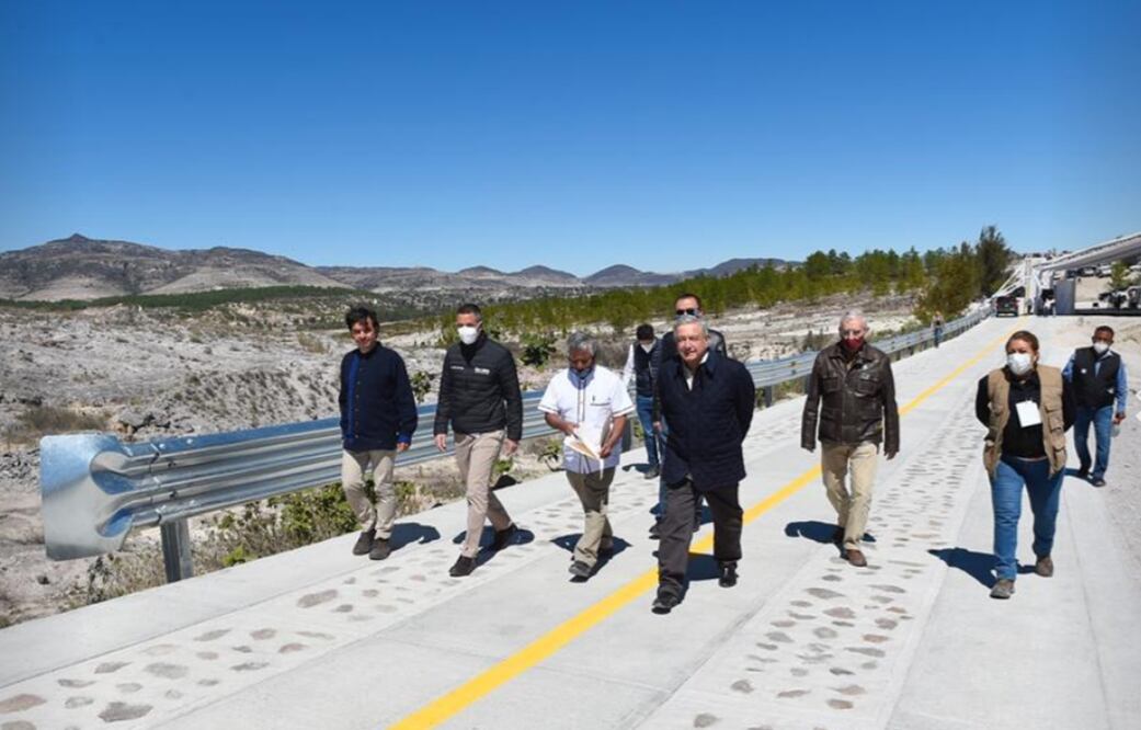 El Presidente inauguró el Camino Rural San Mateo Tlapiltepec, en la Región Mixteca de Oaxaca. Foto: cortesía Presidencia