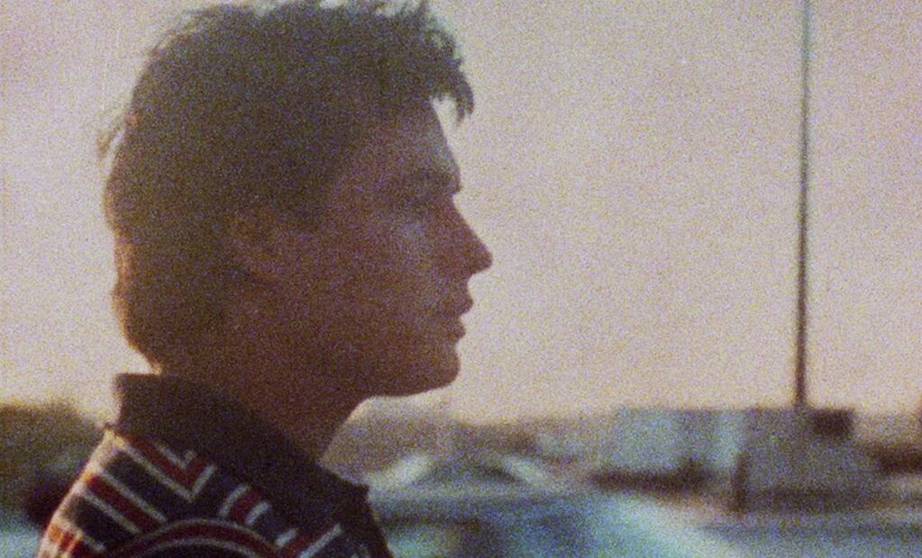 “Juan Gabriel: debo, puedo y quiero” trata de videos inéditos que muestran la genialidad, los sacrificios y la dualidad entre la vida pública y privada del cantante. Foto: Netflix.