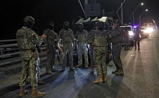 Toque de queda en Ecuador suma 131 detenidos en su segunda noche; intensifican operativos en zonas violentas