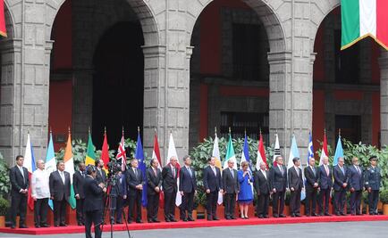 Peña Nieto recibe cartas credenciales de 18 nuevos embajadores