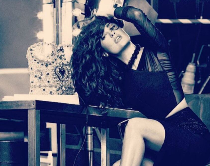 Salma disfruta al máximo de los días de alberca / Foto: Instagram @salmahayek