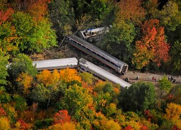 Descarrila tren de pasajeros en Vermont; hay 7 heridos
