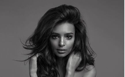 Emily Ratajkowski posa desnuda a favor del aborto